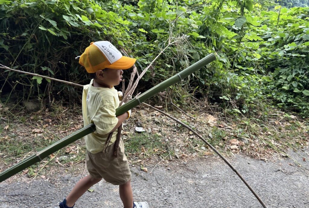 はじめてのぼうけんキャンプ アドバンスコース｜竹を運ぶ