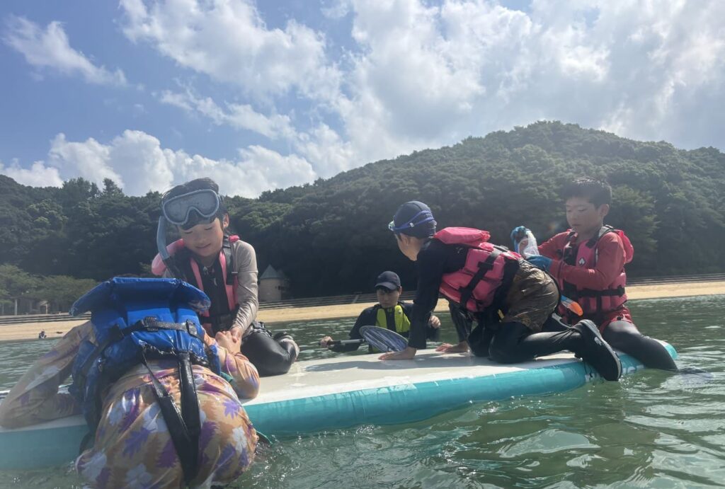 いろは島 海と星空の自由なキャンプ｜海でSUPあそび